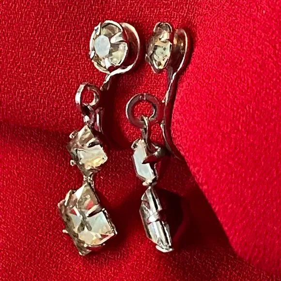 Vintage Screw Back Earrings - Picture 6 of 7